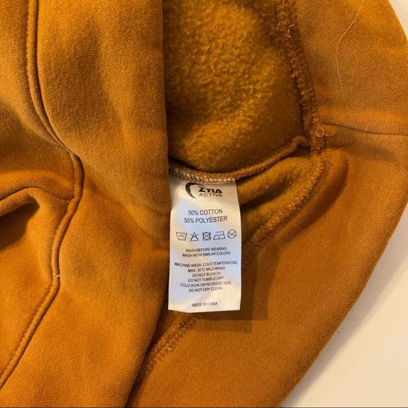 Zyia Active Spell out Camel Cropped Hoodie Sweatshirt Womens size medium - Picture 6 of 10